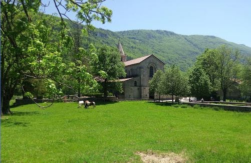 L'abbaye cistercienne de Léoncel, à deux minutes